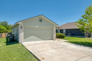 174 Falcon Dr, Luling, TX 78648 - Photo 3