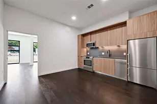 2209 S 1st St, Austin, TX 78704 - Photo 11