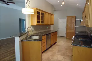 1404 Peachtree Valley Dr, Round Rock, TX 78681 - Photo 3