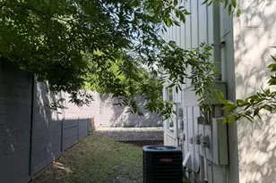 806 Philco Dr, Austin, TX 78745 - Photo 5