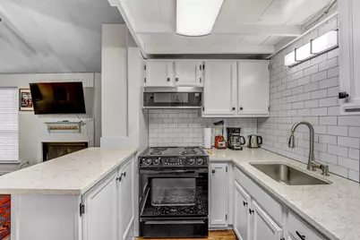 1000 W 26th Street #215, Austin, TX 78705 - Photo 13
