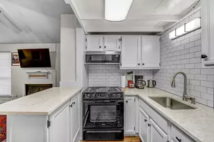 1000 W 26th St, Austin, TX 78705 - Photo 13