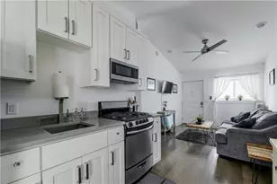 1126 1/2 Chicon St, Austin, TX 78702 - Photo 1