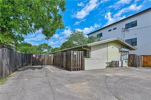 1126 1/2 Chicon St, Austin, TX 78702 - Photo 11