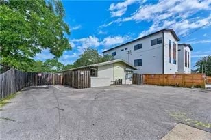1126 1/2 Chicon St, Austin, TX 78702 - Photo 3