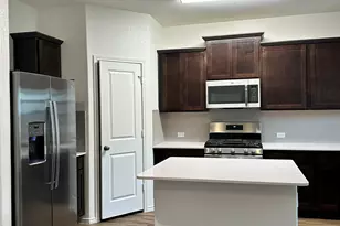 104 Wind Flower Ln, Liberty Hill, TX 78642 - Photo 3