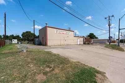 1400 W Cameron Avenue, Rockdale, TX 76567 - Photo 1