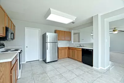 102 Blanco Woods Boulevard, Elgin, TX 78621 - Photo 7