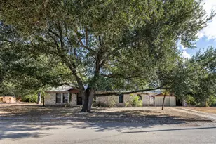 517 First St, Lexington, TX 78947 - Photo 1