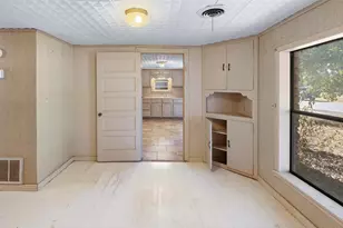 517 First St, Lexington, TX 78947 - Photo 9