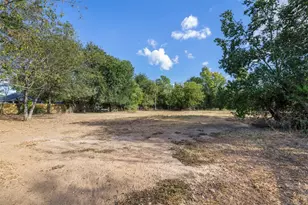 517 First St, Lexington, TX 78947 - Photo 21
