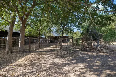 517 First Street, Lexington, TX 78947 - Photo 23