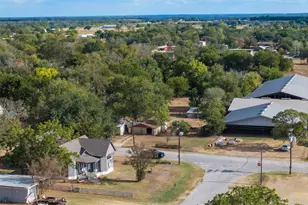 517 First St, Lexington, TX 78947 - Photo 29