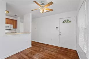 1307 Concho St, Austin, TX 78702 - Photo 5