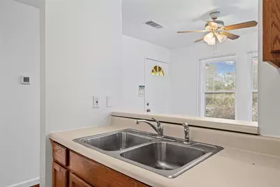 1307 Concho Street #A, Austin, TX 78702 - Photo 11