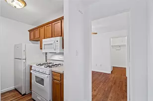 1307 Concho St, Austin, TX 78702 - Photo 9