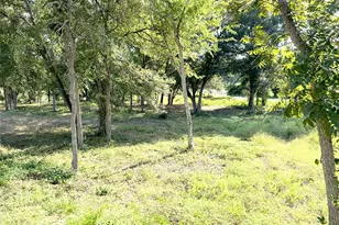 1869 Young Ln, Lockhart, TX 78644 - Photo 19