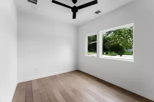 3204 Lyons Rd, Austin, TX 78702 - Photo 21