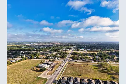 105 E Brenham Street, Manor, TX 78653 - Photo 5