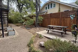 308 E 34th St, Austin, TX 78705 - Photo 9
