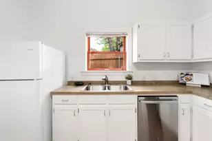 705 Waller St, Austin, TX 78702 - Photo 13