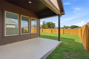 624 Breeze Hollow Ln, Georgetown, TX 78628 - Photo 23