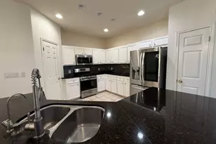 2106 Surrey Dr, Round Rock, TX 78664 - Photo 9