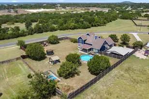 208 Dawn Dr, Liberty Hill, TX 78642 - Photo 31