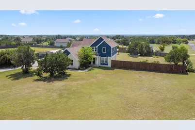 208 Dawn Drive, Liberty Hill, TX 78642 - Photo 37
