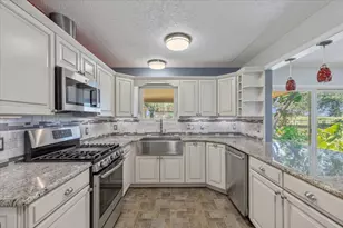 1415 NE Whitehead St, Smithville, TX 78957 - Photo 11