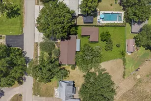 1415 NE Whitehead St, Smithville, TX 78957 - Photo 37