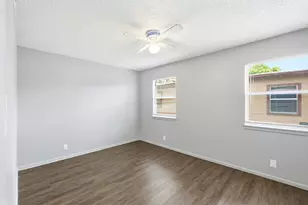 2319 Greenfield Pkwy, Austin, TX 78741 - Photo 15