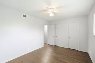 2319 Greenfield Pkwy, Austin, TX 78741 - Photo 13