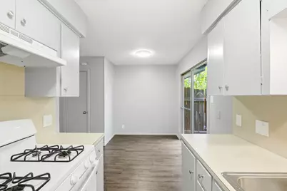 2319 Greenfield Parkway #105, Austin, TX 78741 - Photo 11