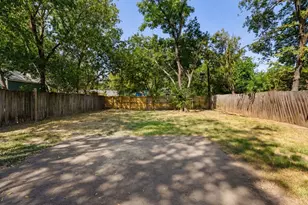 1176 Graham St, Austin, TX 78702 - Photo 13