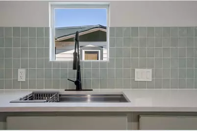 1176 Graham Street, Austin, TX 78702 - Photo 7