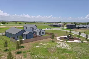 2015 Applewood Dr, Lockhart, TX 78644 - Photo 25