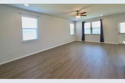 10400 Alemoor Drive, Austin, TX 78747 - Photo 3