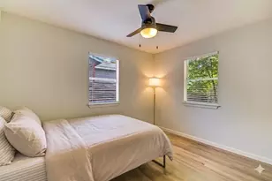 2408 E 9th St, Austin, TX 78702 - Photo 7