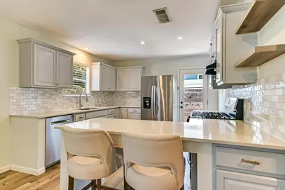 2408 E 9th Street, Austin, TX 78702 - Photo 5
