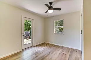 2408 E 9th St, Austin, TX 78702 - Photo 9