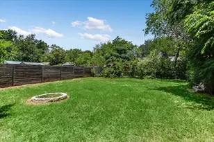 2408 E 9th St, Austin, TX 78702 - Photo 13