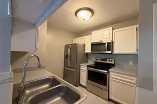 1601 Faro Dr, Austin, TX 78741 - Photo 9