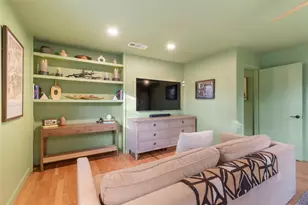 1106 Mission Ridge Blvd, Austin, TX 78704 - Photo 11