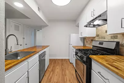 2303 East Side Drive #211, Austin, TX 78704 - Photo 9