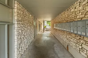 2303 East Side Dr, Austin, TX 78704 - Photo 29