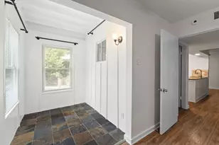 2303 East Side Dr, Austin, TX 78704 - Photo 17