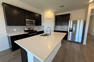 112 Holmby Dr, Hutto, TX 78634 - Photo 3