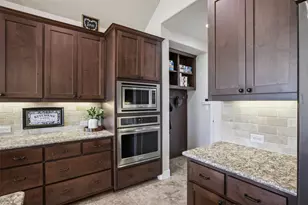 204 Miracle Rose Way, Liberty Hill, TX 78642 - Photo 11