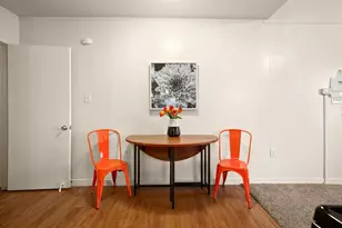 302 E 30th St, Austin, TX 78705 - Photo 7